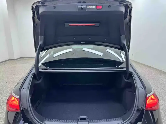 Mercedes-Benz E-Class — Фото автомобиля 10