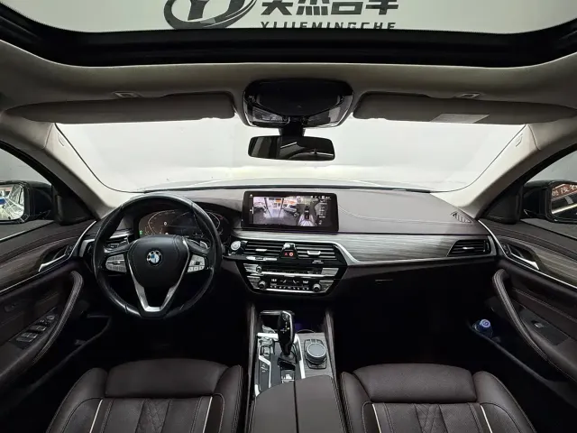 BMW 5 Series — Фото автомобиля 5