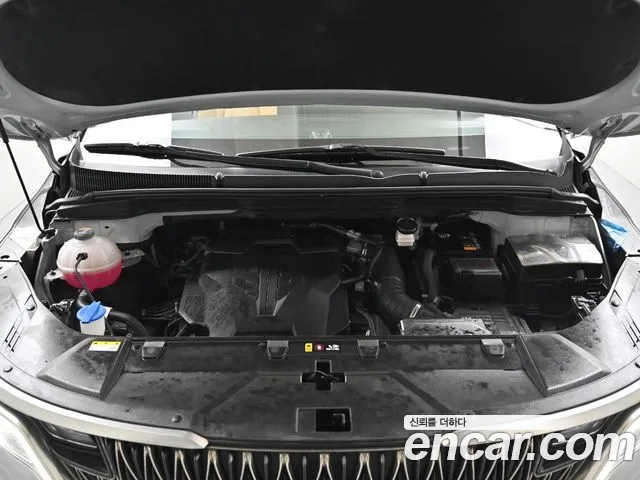 Kia Carnival Generation 4 — Фото автомобиля 16