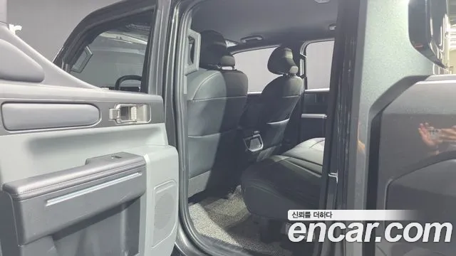 Kia Tasman Tasman 2.5T Бензин 4WD — Фото автомобиля 18