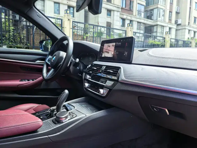 BMW 5 Series — Фото автомобиля 9