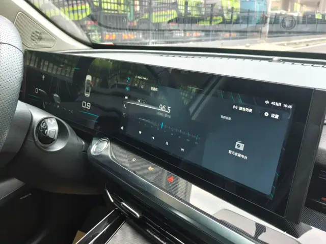 Roewe Roewe RX5 MAX 2022 1.5T Auto Promising Luxury Edition — Фото автомобиля 16