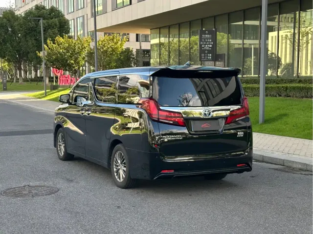 Toyota Alphard — Фото автомобиля 5
