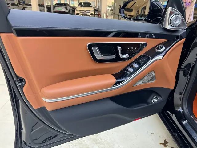 Mercedes-Benz S-Class — Фото автомобиля 9