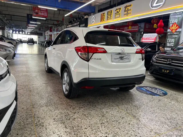 Honda Vezel — Фото автомобиля 12