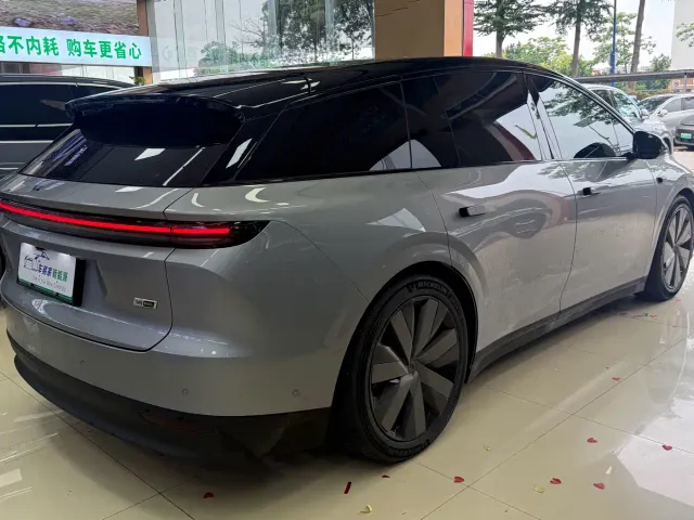 Li Auto i6 — Фото автомобиля 4
