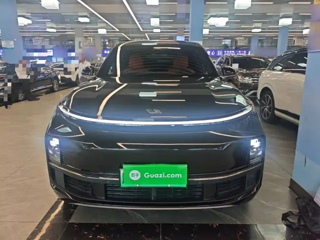 Li Auto L8 — Фото автомобиля 2