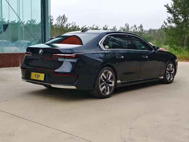 BMW 7 Series — Фото автомобиля 7