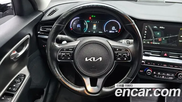 Kia Niro — Фото автомобиля 18