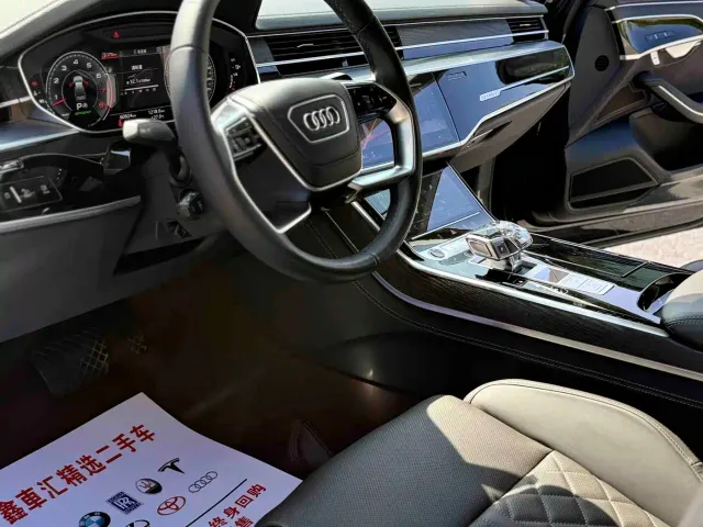 Audi A8 — Фото автомобиля 10