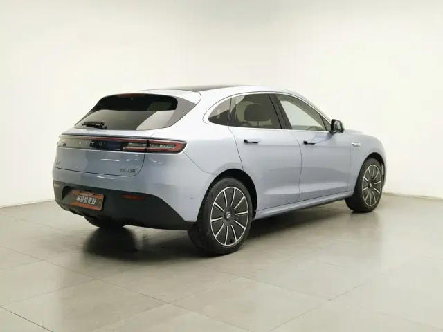 Aito M5 — Фото автомобиля 2