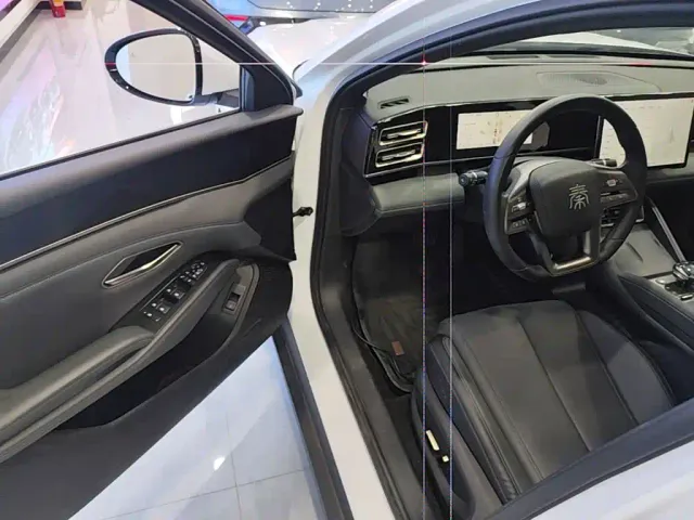 BYD Qin L — Фото автомобиля 15
