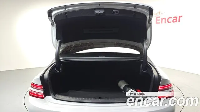 Genesis G80 Бензин 3.5 турбо AWD — Фото автомобиля 16