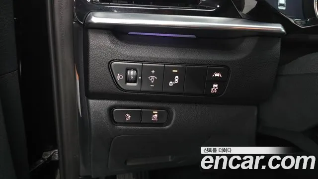 Kia Niro — Фото автомобиля 16