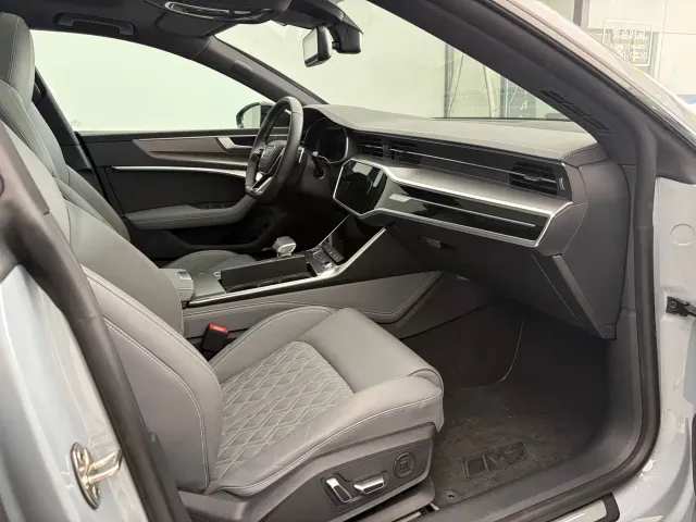 Audi A7L — Фото автомобиля 12