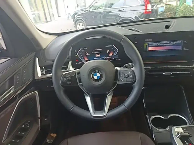 BMW X1 — Фото автомобиля 14