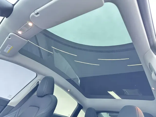 Tesla Model Y — Фото автомобиля 18