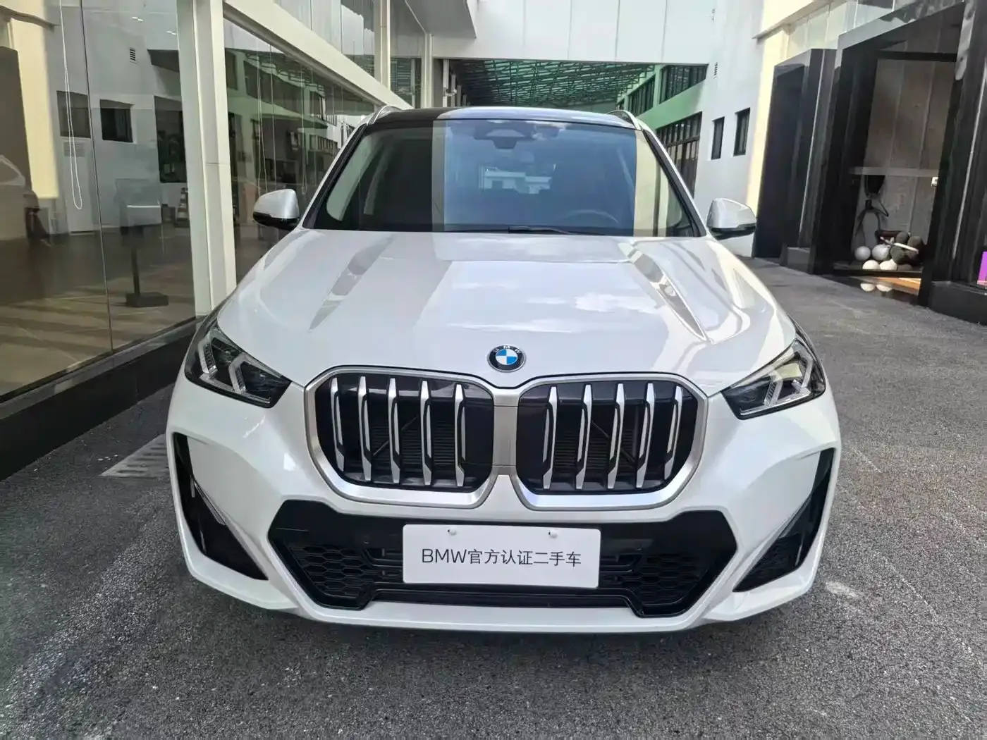 BMW BMW X1 2023 sDrive25Li M Sport Package — Фото автомобиля 4