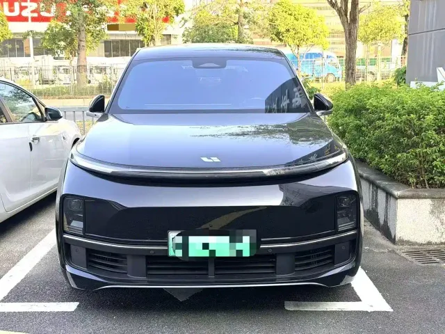 Li Auto L8 — Фото автомобиля 2