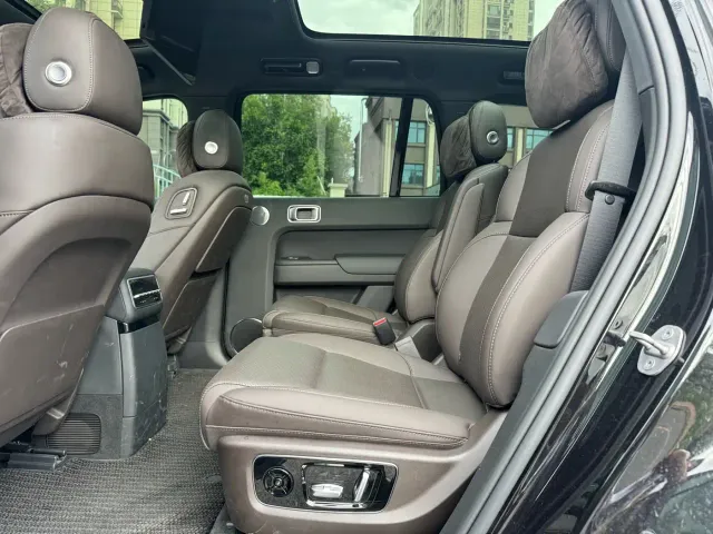 Li Auto L9 — Фото автомобиля 10