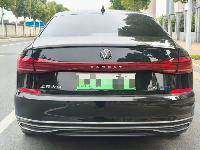 Volkswagen Passat — Фото автомобиля 18