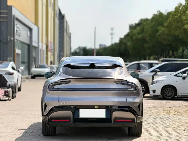 Xiaomi YU7 — Фото автомобиля 3