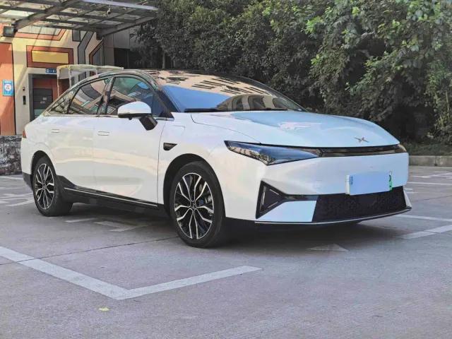 Xpeng P5 — Фото автомобиля 3