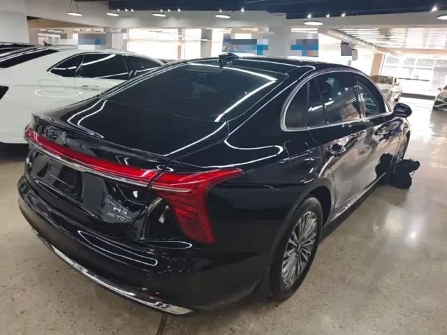 Hongqi H5 — Фото автомобиля 6