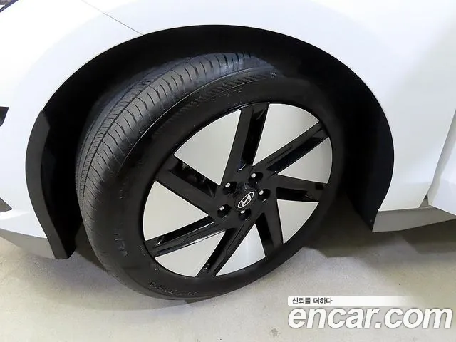 Hyundai Ioniq 6 — Фото автомобиля 20
