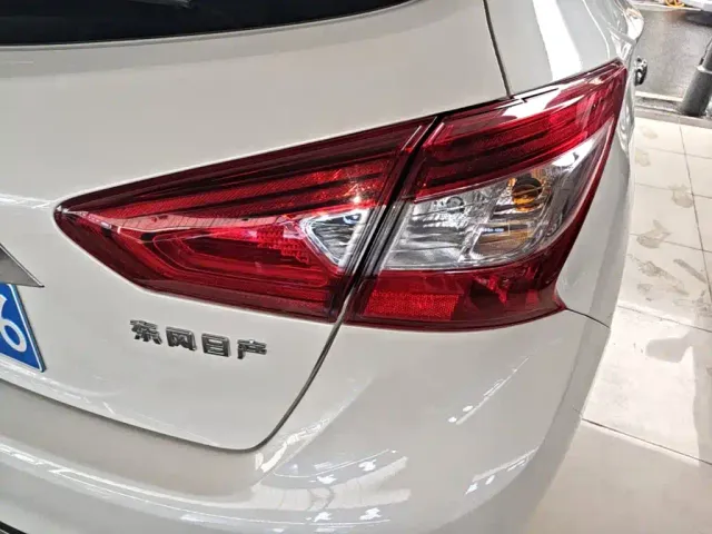 Nissan Tiida — Фото автомобиля 7