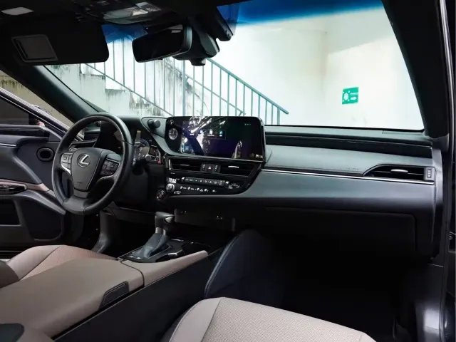 Lexus ES — Фото автомобиля 14
