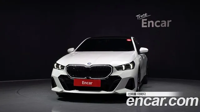 BMW 5-Series — Фото автомобиля 3
