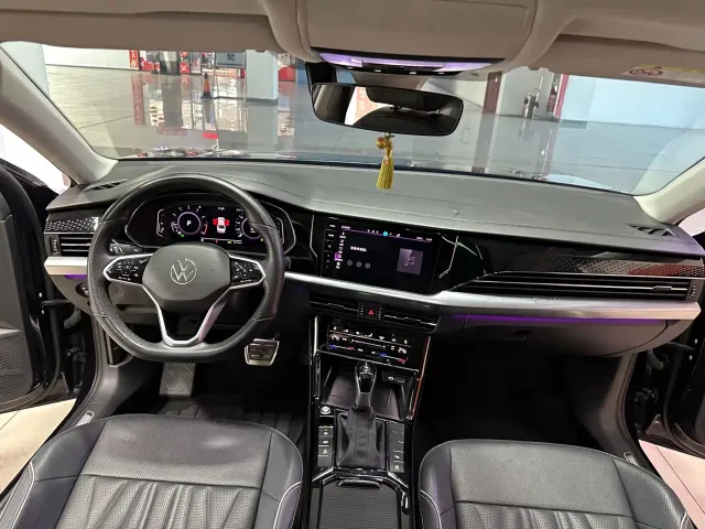 Volkswagen Passat — Фото автомобиля 7