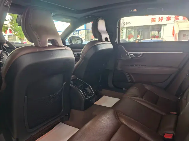 Volvo S90 — Фото автомобиля 8