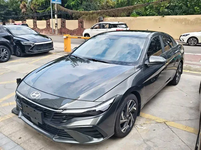 Фотография автомобиля — Hyundai Elantra