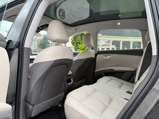 IM Motors LS6 — Фото автомобиля 6