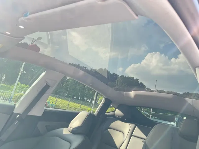 Tesla Model Y — Фото автомобиля 14