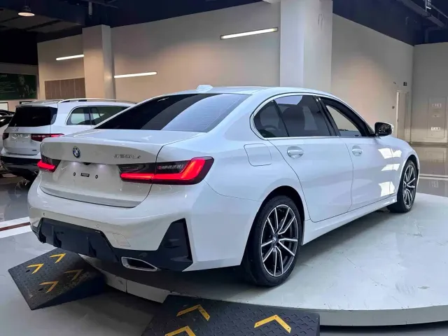 BMW 3 Series — Фото автомобиля 5