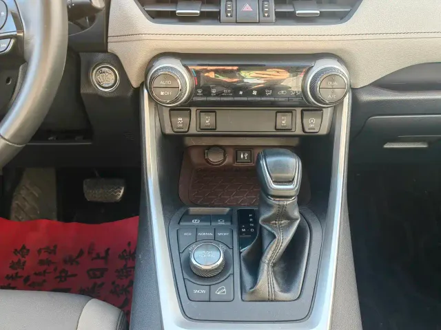 Toyota RAV4 — Фото автомобиля 20