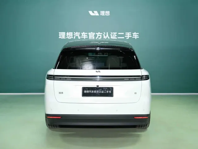 Li Auto i8 — Фото автомобиля 4