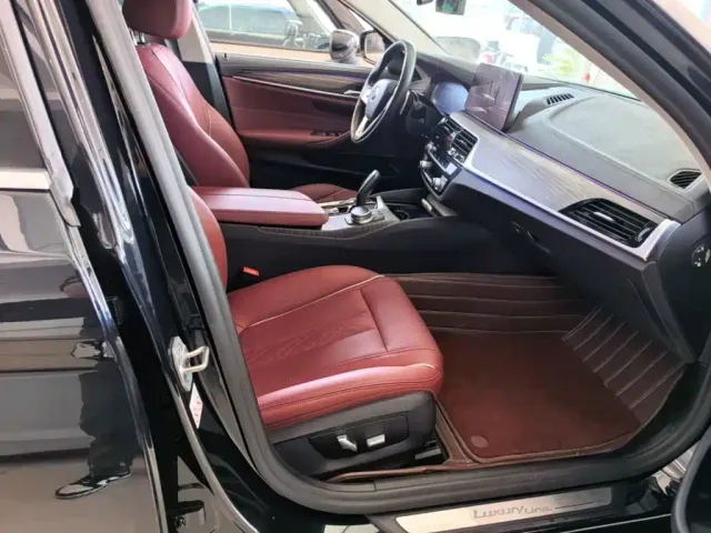 BMW 5 Series — Фото автомобиля 24