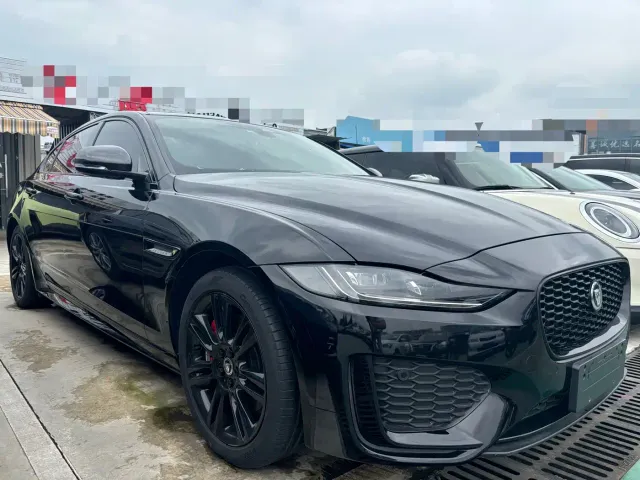 Jaguar Jaguar XEL 2024 Model 2.0T 250PS R-DYNAMIC S Gloss Black Sport Edition — Фото автомобиля 3