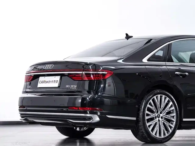Audi A8 — Фото автомобиля 9