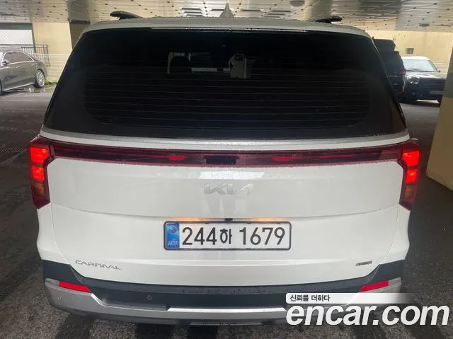 Kia Canival — Фото автомобиля 2