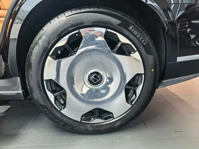 ZEEKR Zeekr 9X 2025 model Ultra Edition 70kWh — Фото автомобиля 7