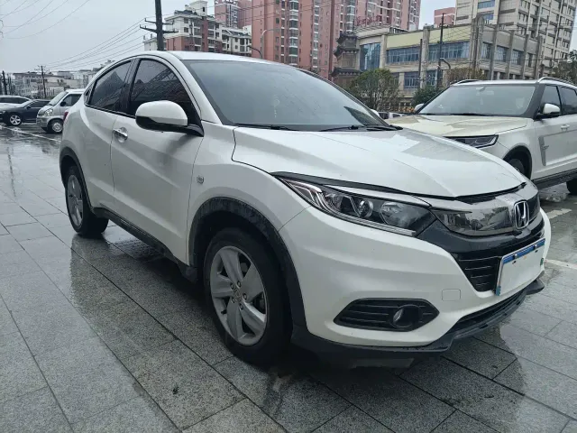 Honda Vezel — Фото автомобиля 3