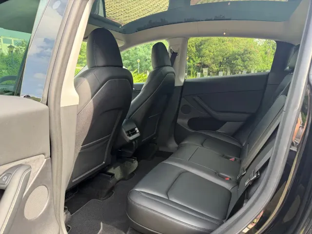 Tesla Model Y — Фото автомобиля 6