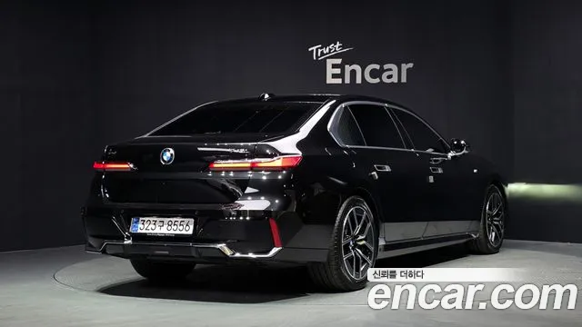 BMW 7-Series 7 серия (G70) 740i xDrive M Sport — Фото автомобиля 2