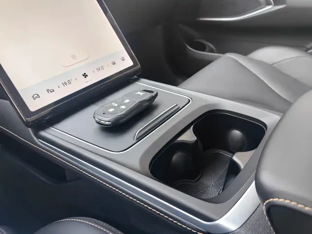 Xpeng P5 — Фото автомобиля 6