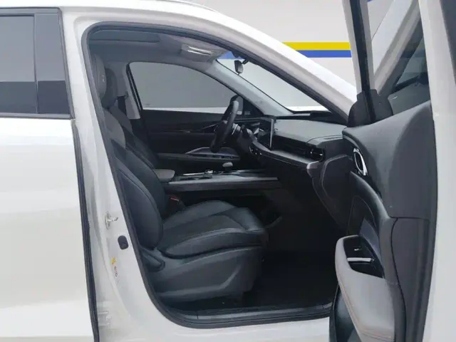 Changan Z6 — Фото автомобиля 8